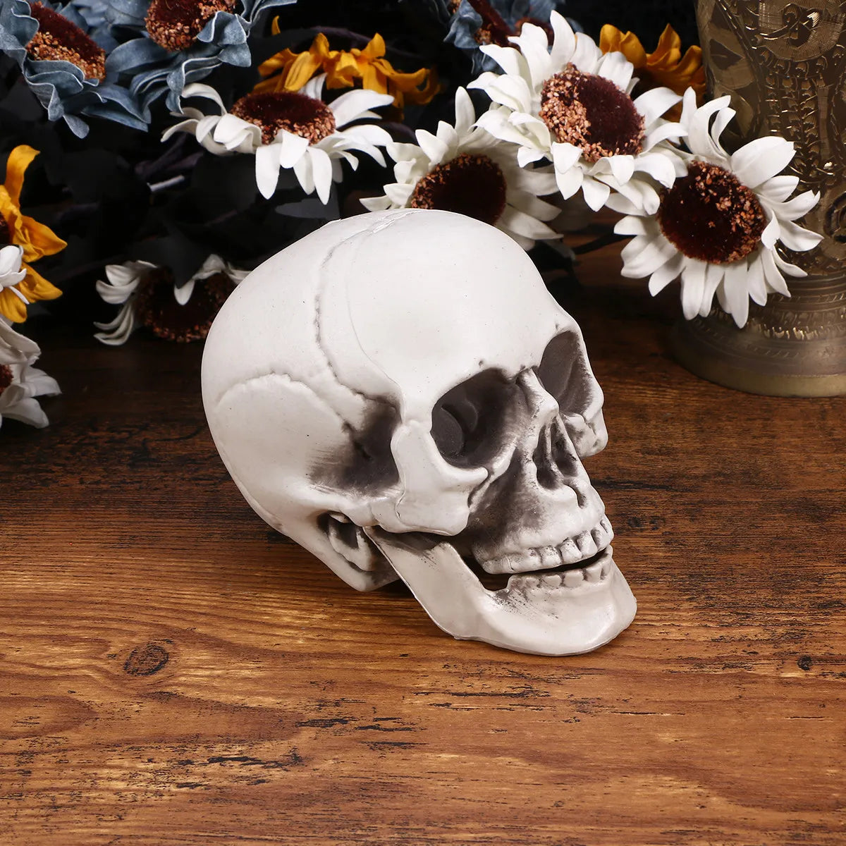 High Detail Skull Ornament – Halloween & Haunted House Decor Halloween Skull Ornament Richie's