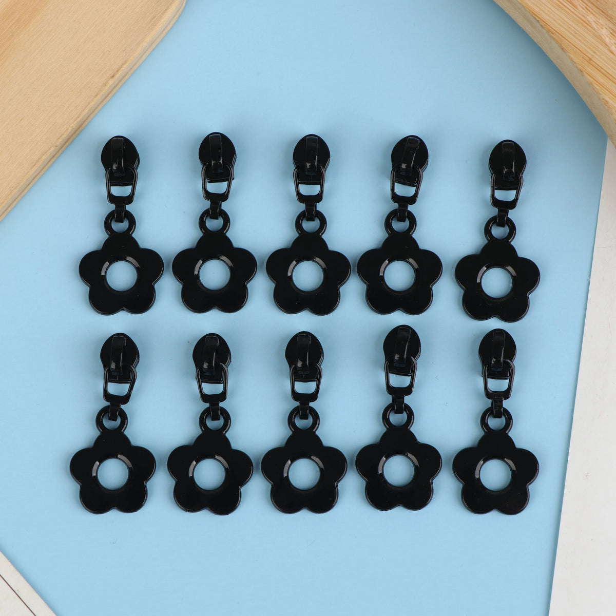 6-Color Flower Zipper Pulls for #3 Nylon Zippers – 10 Pcs Sewing Zipper Pulls Richie's Black