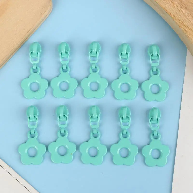 6-Color Flower Zipper Pulls for #3 Nylon Zippers – 10 Pcs Sewing Zipper Pulls Richie's Light green