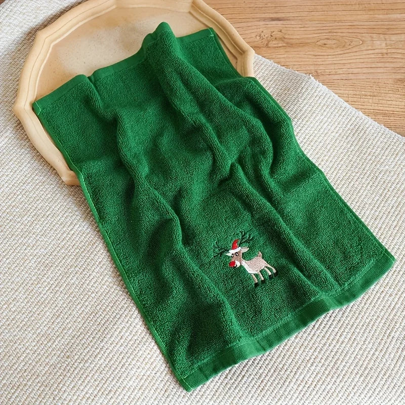 Christmas Towel & Bath Towel Set – Festive Red Holiday Gift Holiday Towel Set Richie's