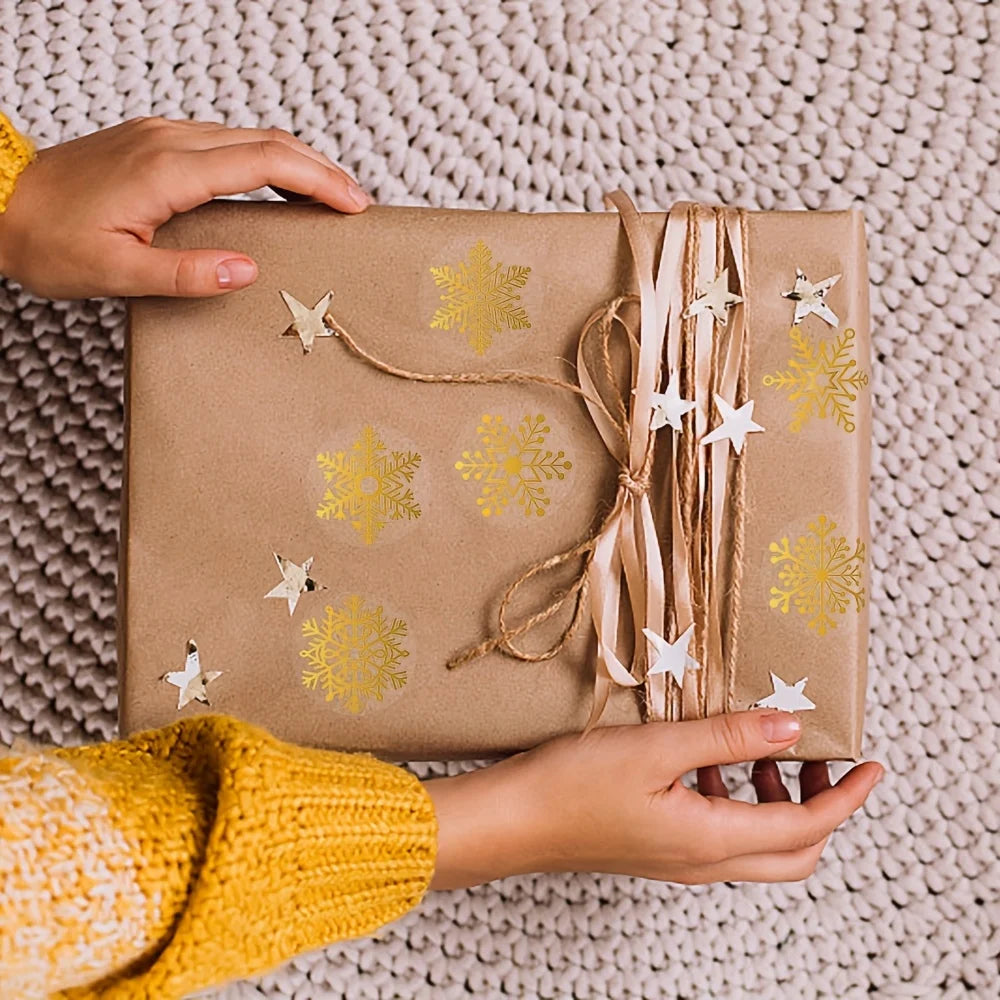 Golden Snowflake Christmas Sealing Stickers – Gift Wrap Roll Decorative Sealing Stickers Richie's