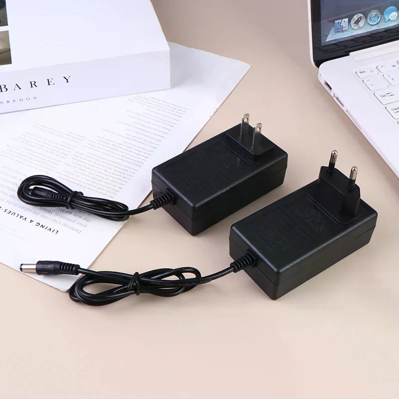 18650 Lithium Battery Charger 12.6V 2A / 21V 1A EU US Plug Battery Charger Richie's