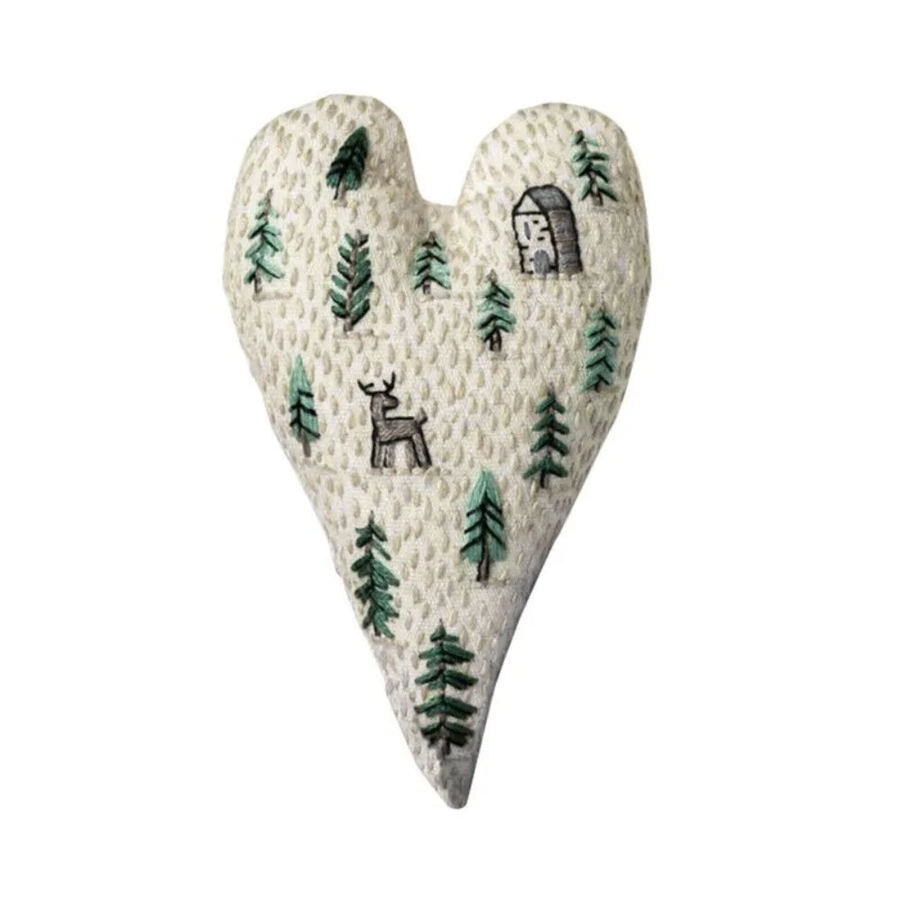 Heart Christmas Embroidery Kit – DIY Cross Stitch Ornament Embroidery Craft Kit Richie's E