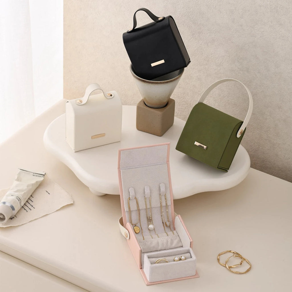 Portable Travel Jewelry Box – PU Leather Organizer for Women Travel Jewelry Organizer Richie's