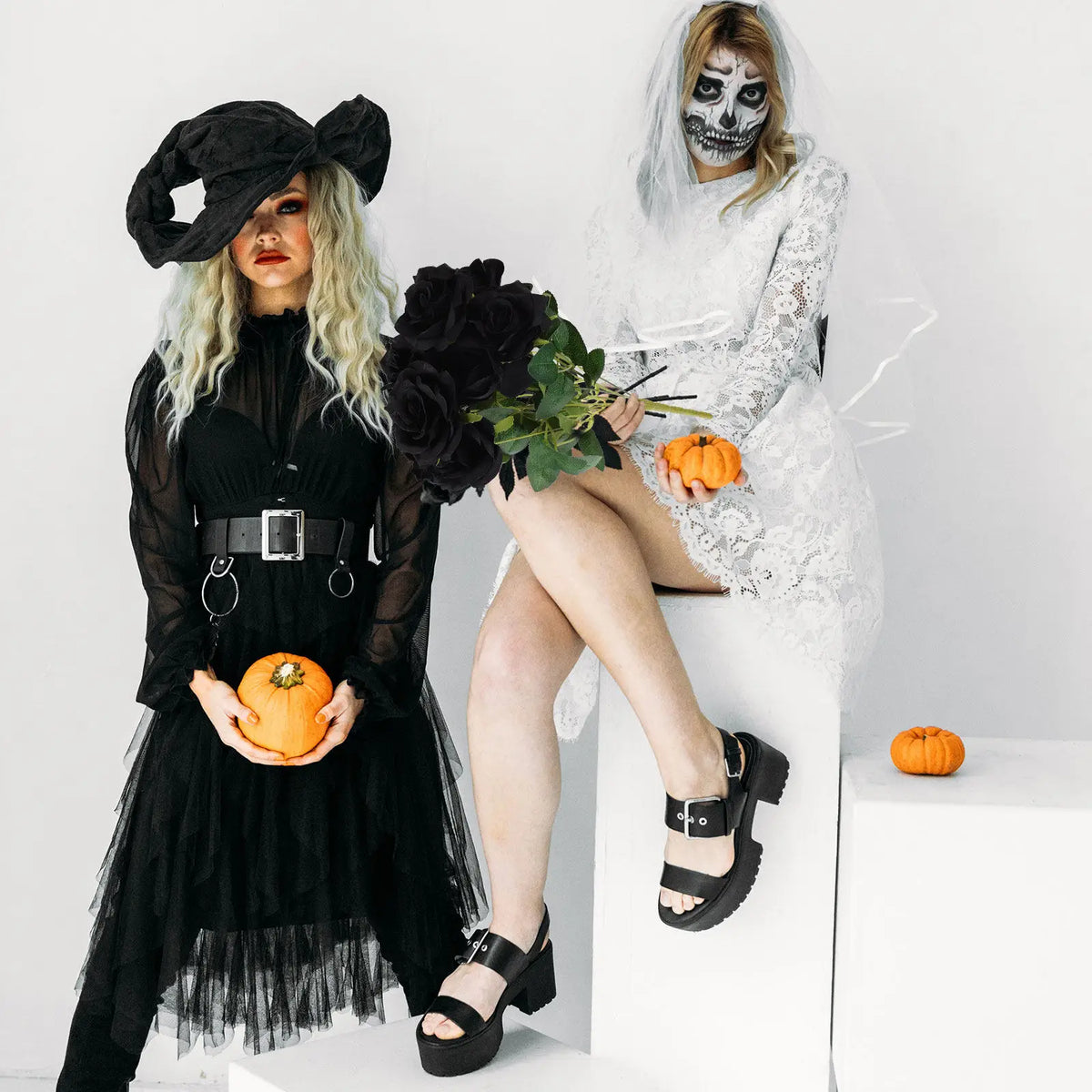 Black Rose Artificial Bouquet – Halloween & Home Decor Artificial Flower Bouquet Richie's
