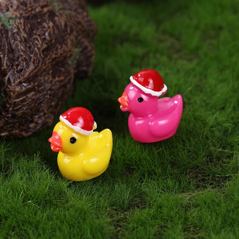 10pcs Miniature Christmas Duck Figurines with Santa Hats Christmas Figurines Richie's