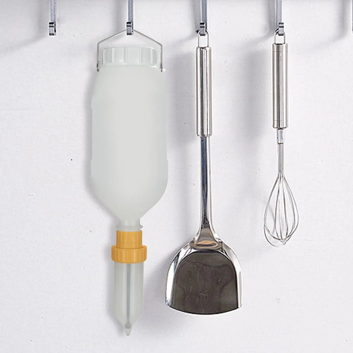2.5L Hangable Sauce Dispenser – Leak-Proof Refillable Condiment Dispenser Richie's