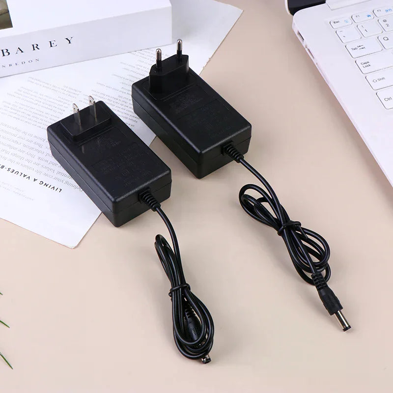 18650 Lithium Battery Charger 12.6V 2A / 21V 1A EU US Plug Battery Charger Richie's