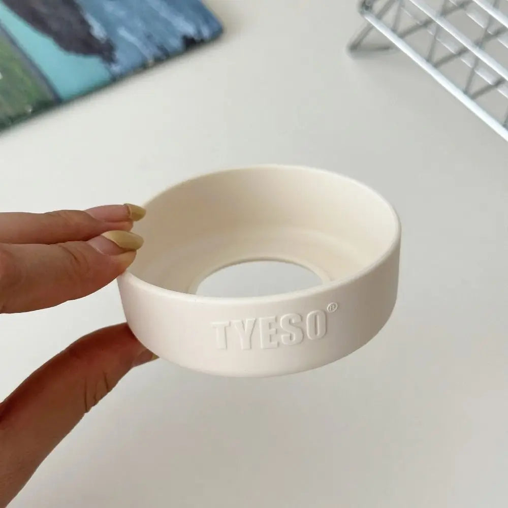 Silicone Anti-Slip Bottle Bottom Sleeve Cover 71–77mm Tyeso Bottle Bottom Sleeve Richie's white