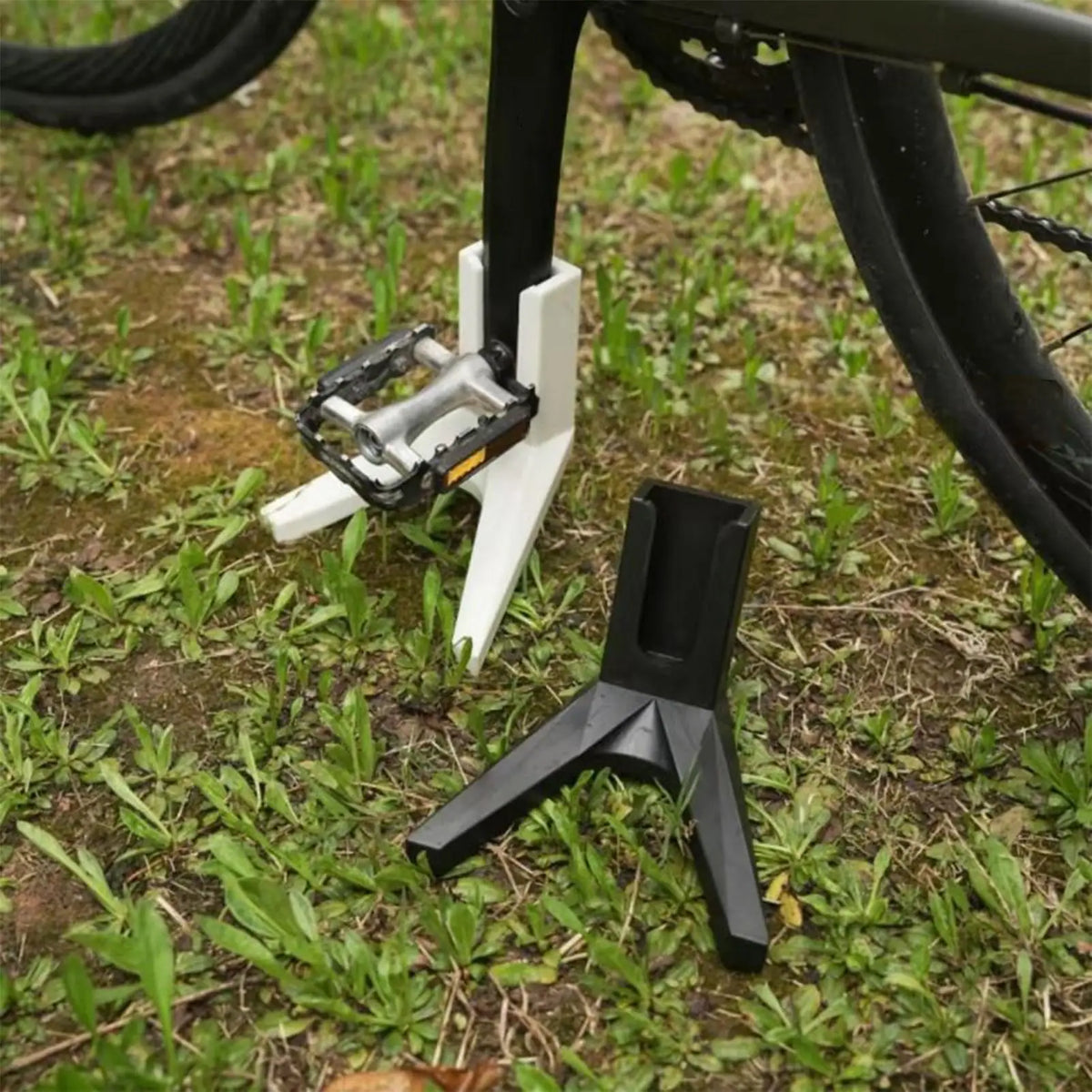 Mountain Bike Kickstand – Portable Space-Saving Floor Stand Bicycle Kickstand Richie's