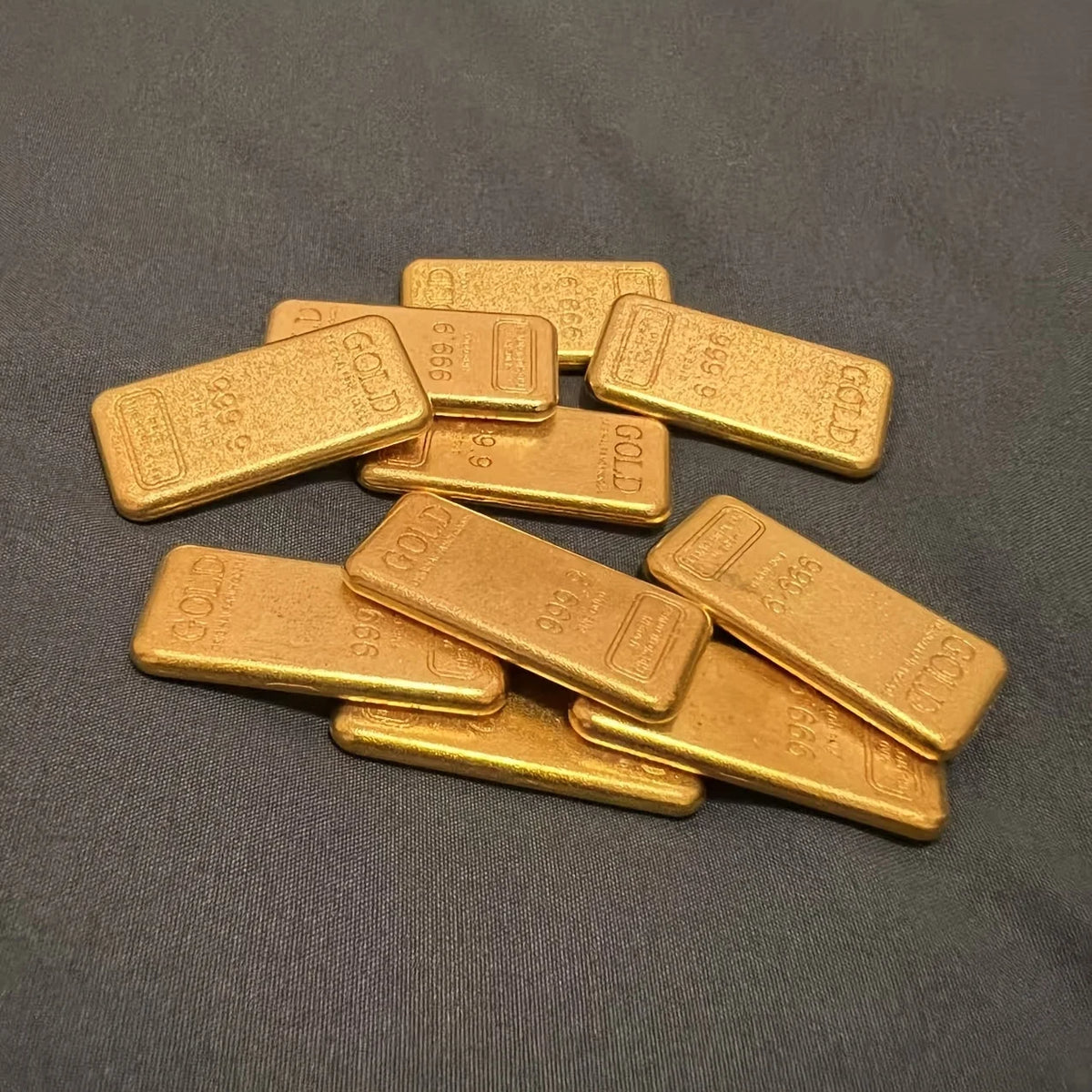 Realistic Gold Bar Replica – Alloy Metal Collectible Décor Decorative Figurine Richie's